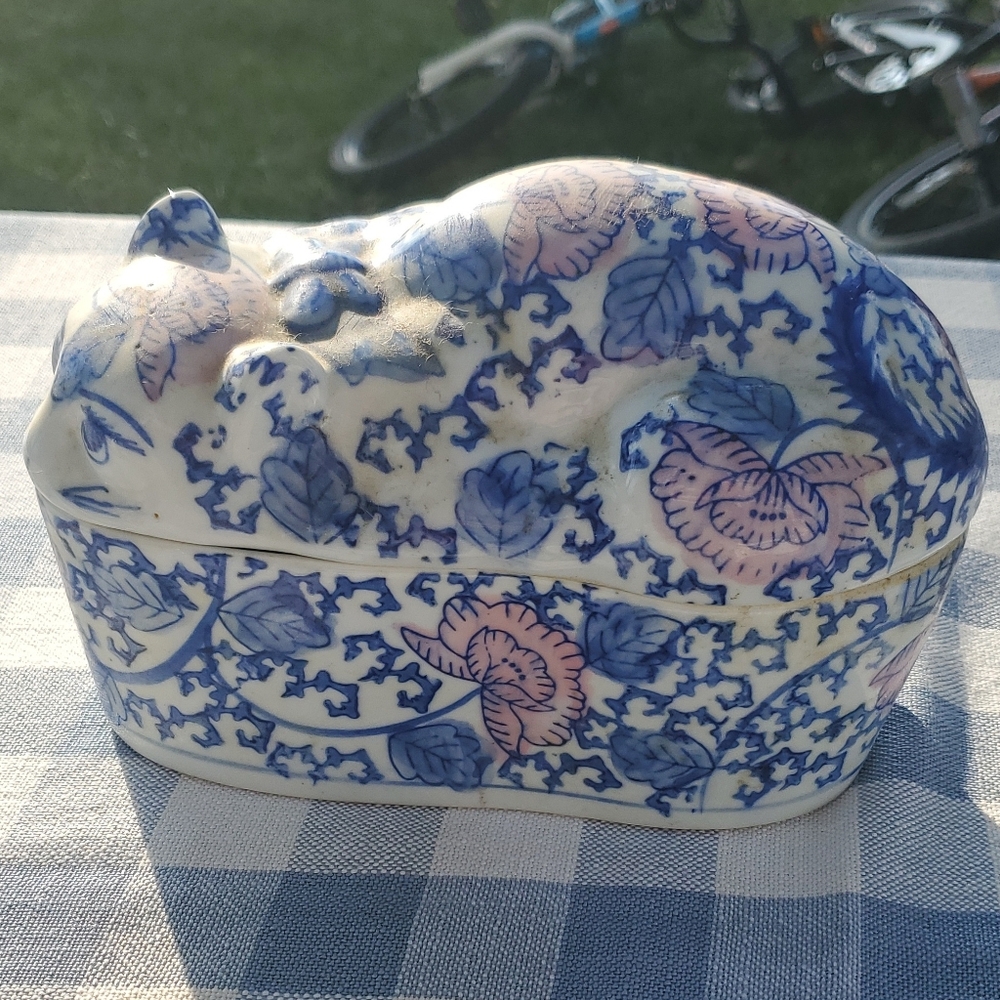 Kirklands Ceramic Cat with Blue Markings